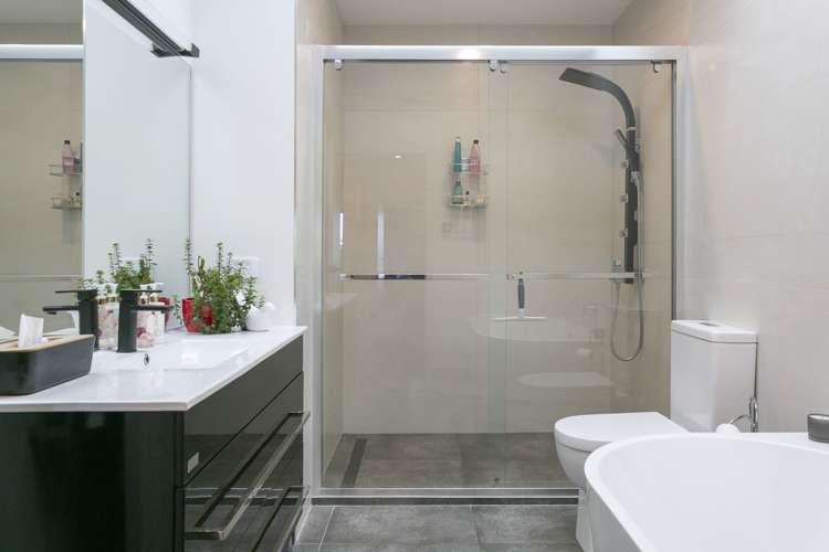 70 Chesham Avenue Waipahihi_19