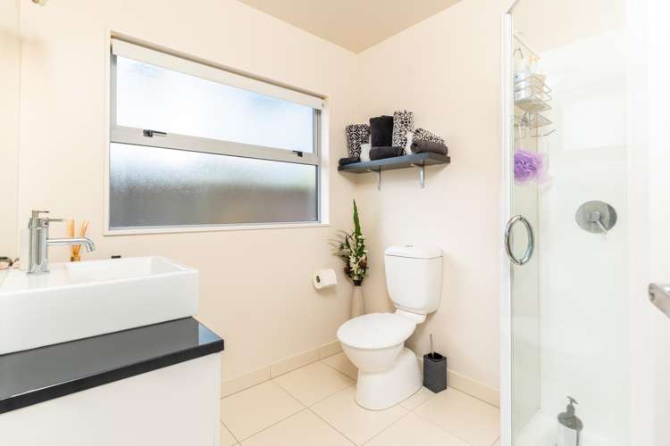 11 Sedgley Grove Churton Park_12