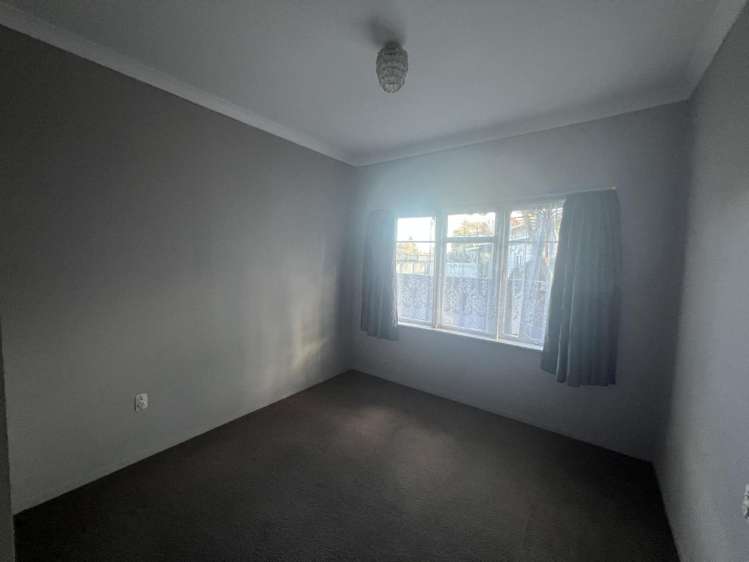 16B Flynn Road 1076_10
