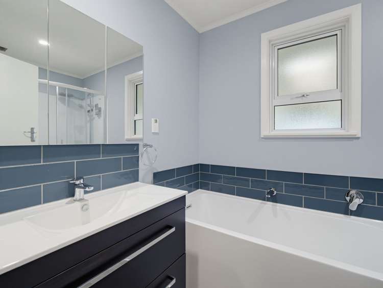 1222 Norfolk Crescent Mayfair_13