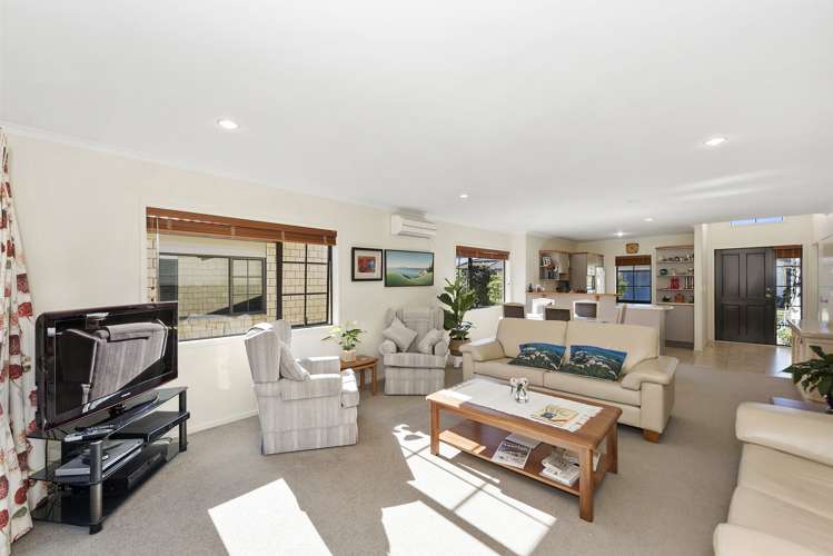 15/3 Turnbury Court Rototuna_5