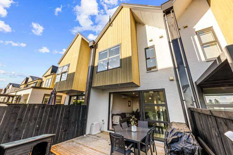 42 Glidepath Road Hobsonville_17