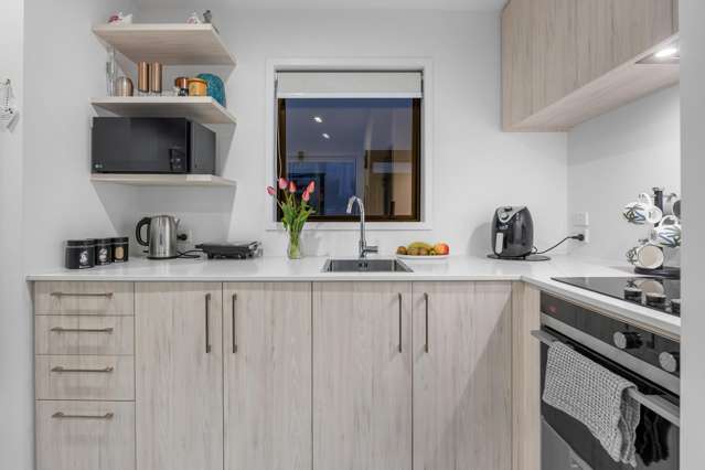 7/10 Fathom Place Te Atatu Peninsula_3