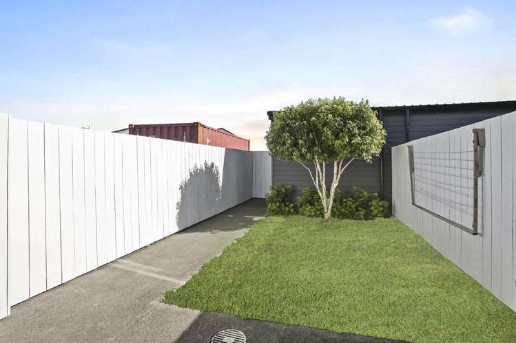 4 Koiora Road Clarks Beach_19