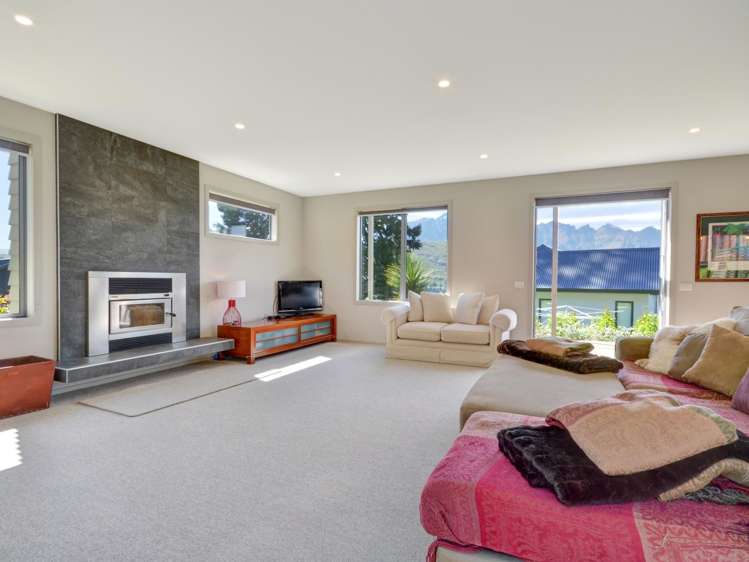4 Saint Peters Place Queenstown_12