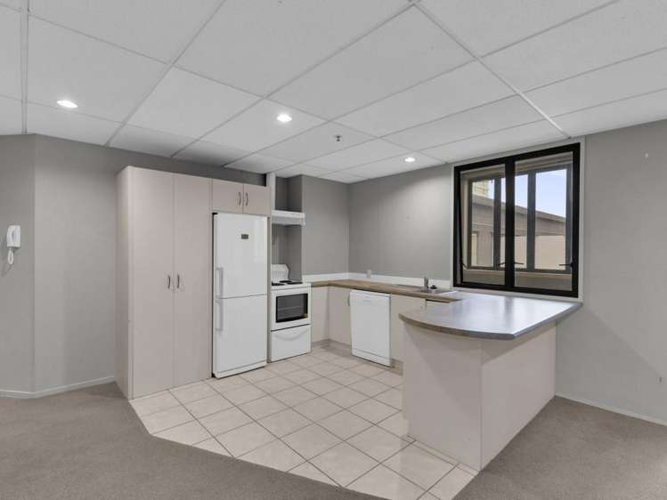 U56/110 Alexandra Street_5