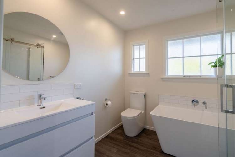 8 Denise Crescent Hornby_14