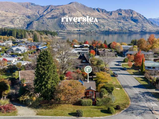Hunter Crescent Classic – Character, Comfort & Location