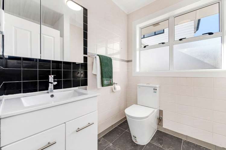 14 Okareka Place Pakuranga Heights_17