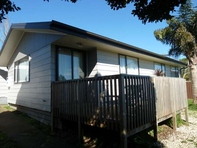 2/57 Redcrest Avenue Red Hill_1