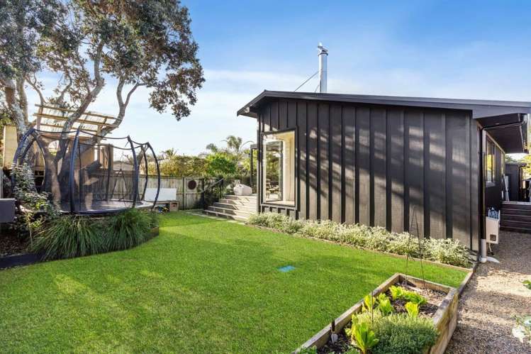 1/7 Pine Road Orewa_23