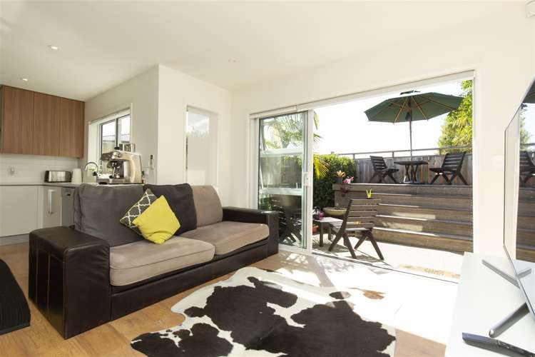 2 Miran Lane Red Beach_13