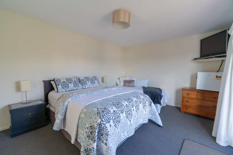 2 Lakefront Drive Te Anau_16