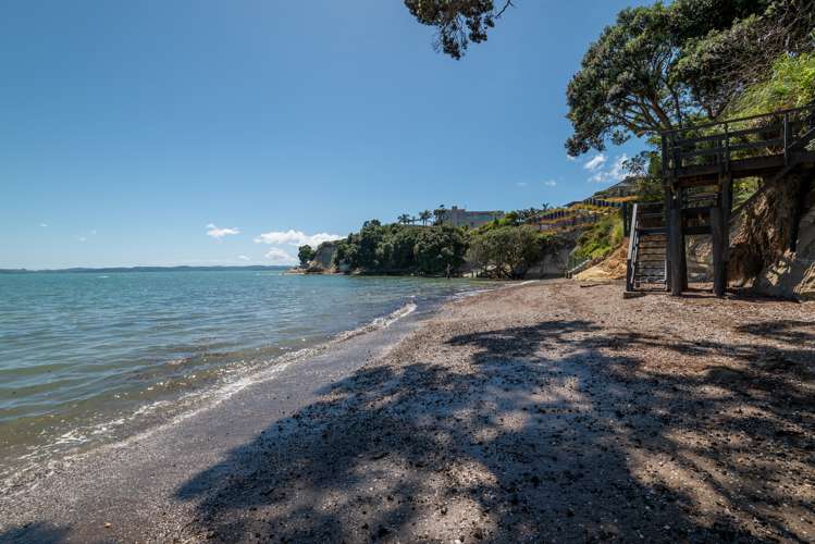 37 Hawke Crescent Beachlands_6