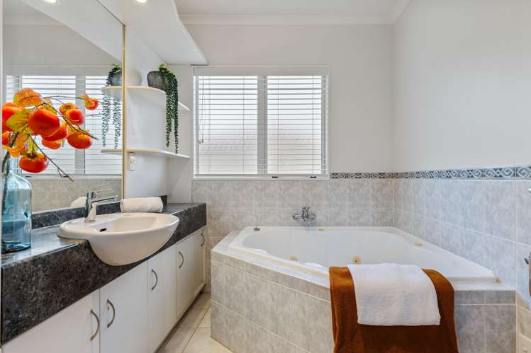 28 Gunner Drive Te Atatu Peninsula_17