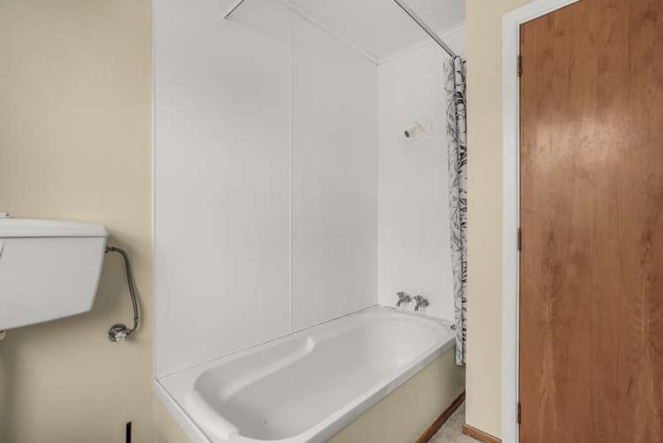 1 & 3/48E Merton Street Trentham_10