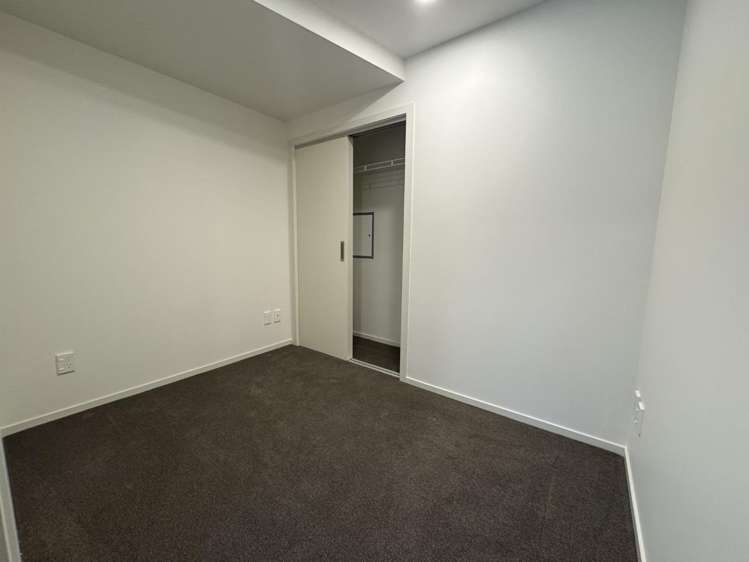 117/4 Wagener Place 1727_4