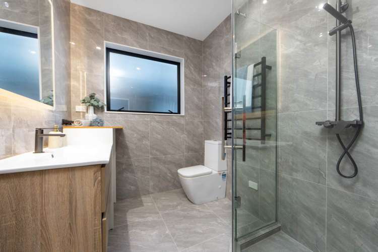 24 Gospel Heights Flat Bush_19