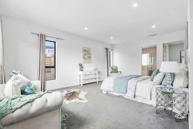 14 Leebank Crescent Riverhead_12