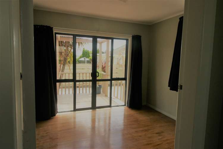 24 Waro Drive Hikurangi_11