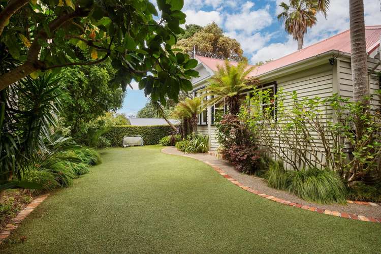 1A Summit Drive Mt Albert_3