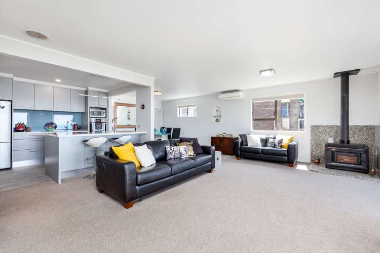 84 Vipond Road Stanmore Bay_13