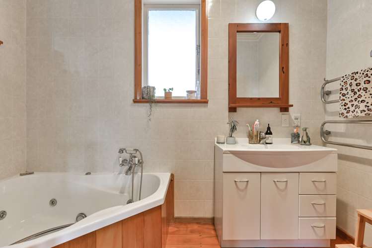 920 Nelson Street North Mahora_8