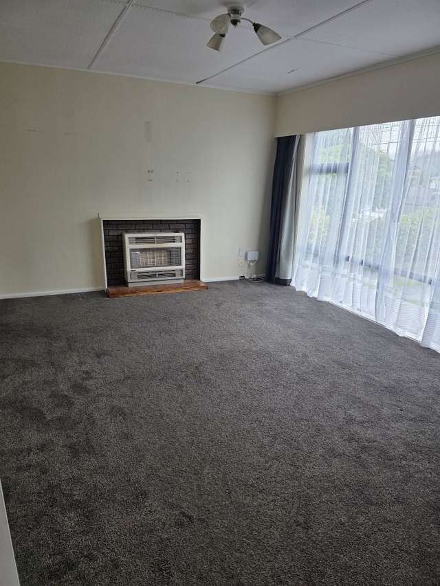 27 Wainuiomata Road Wainuiomata_3