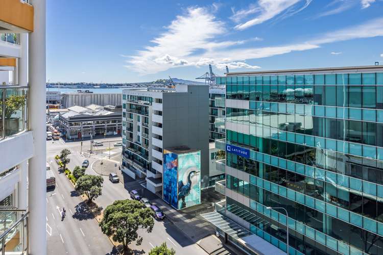1011/30 Beach Road Auckland Central_14