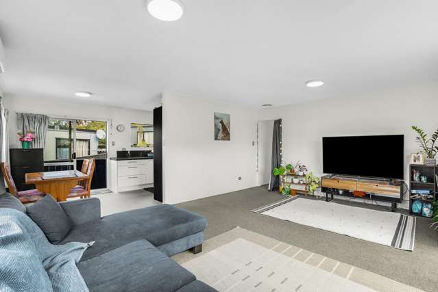 8 Hastings Grove Wainuiomata_2