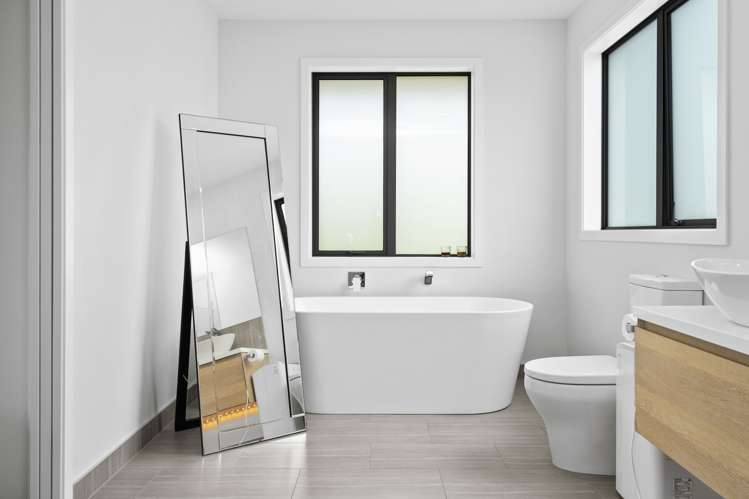 51 Baxter Michael Crescent Cambridge_11