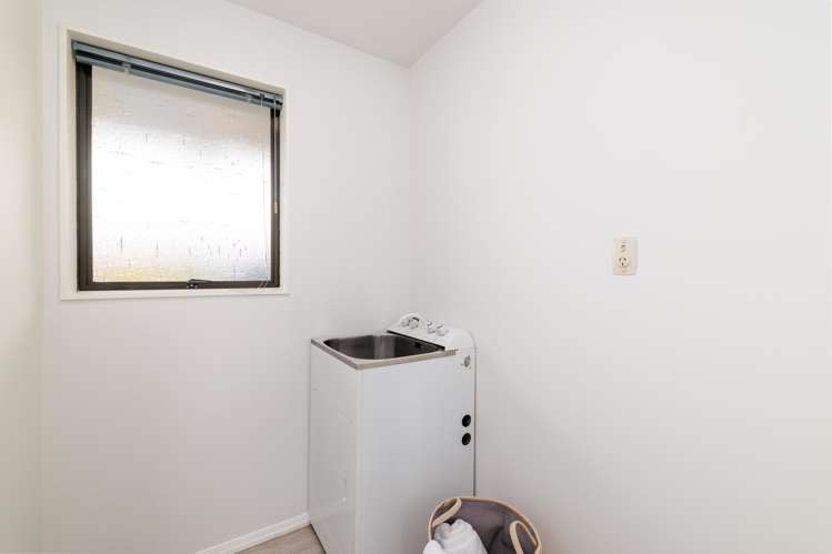 2/10 Guise Lane Hillmorton_12