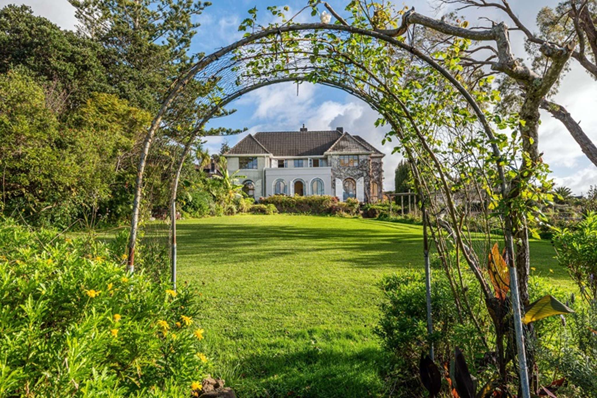 Will Auckland’s $13m manor find a saviour? Buyers urged not to demolish everything they see