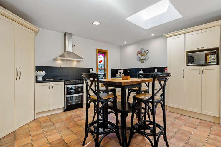 1614 Cust Road Cust_7