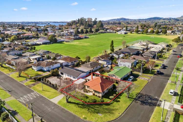 2 Pemberton Crescent Greerton_20