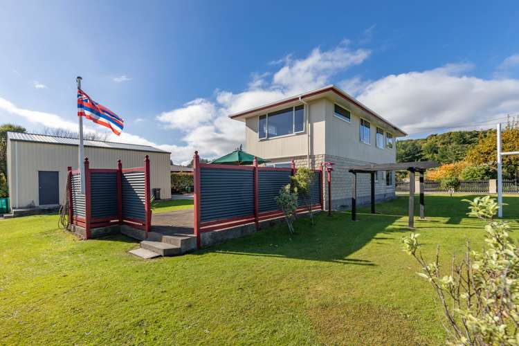 120 Coulson Road Paroa_23