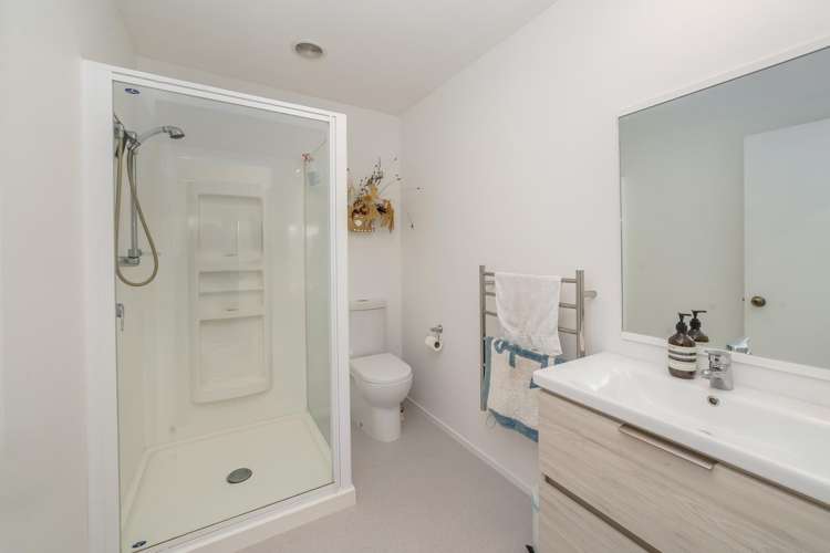 6 Beach Road Flat Point_22