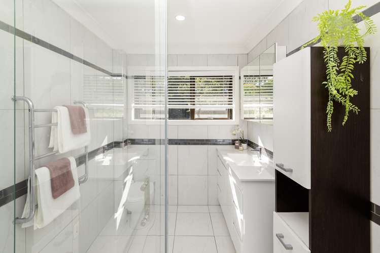 62a Uxbridge Road Mellons Bay_15