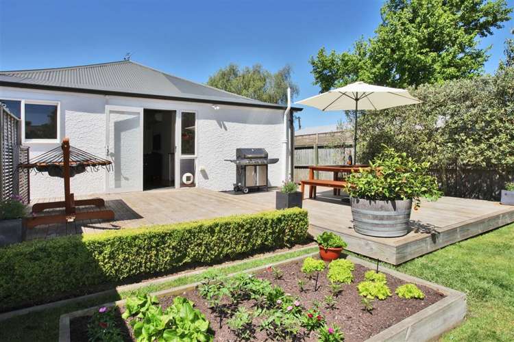 15 Woodville Street Edgeware_16