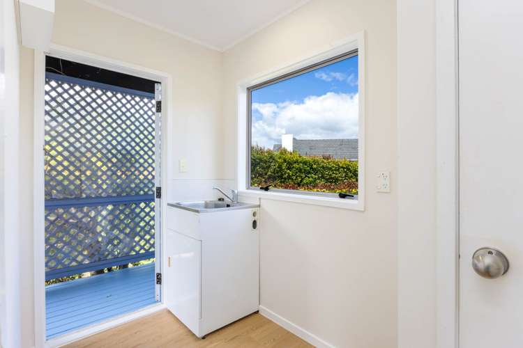 6/110 Norman Lesser Drive St Johns_21