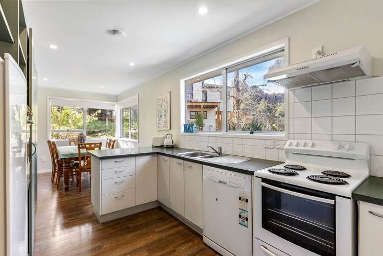 53 Sheridan Drive New Lynn_14