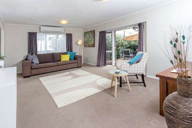 2/1 Tyndrum Place Highland Park_3