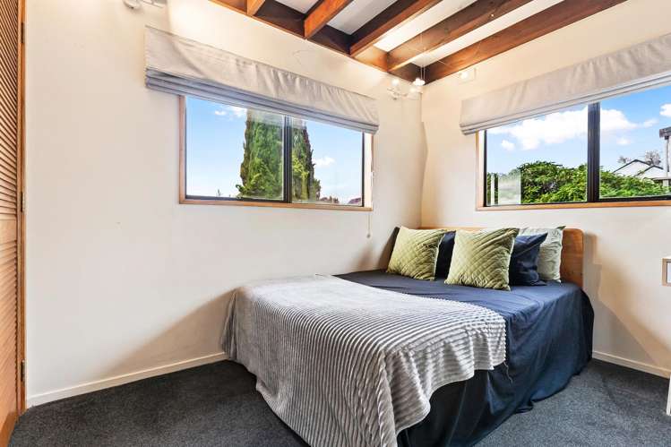 2/3 Lynngate Place Hillcrest_14