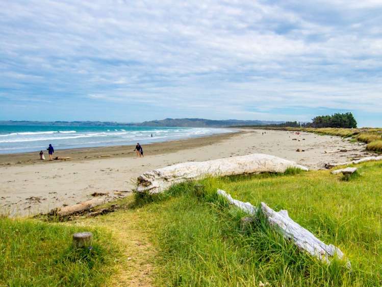 25 Blakes Approach Mahia_9