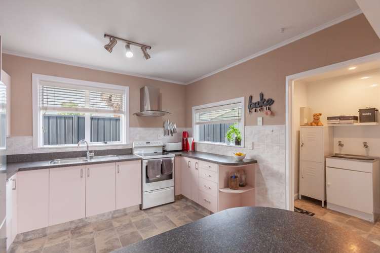 23 Howard Road Taradale_17