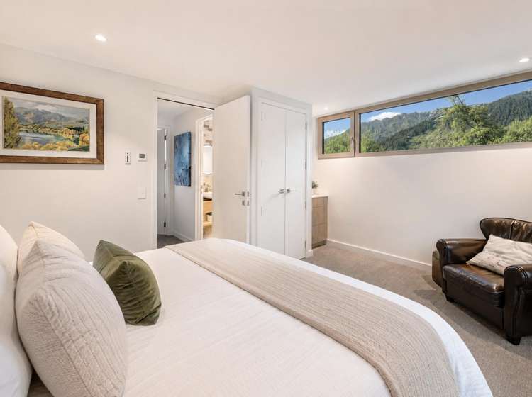 52 Suburb Street Queenstown Hill_7
