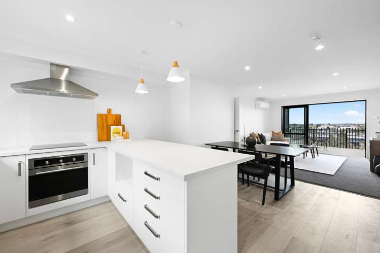 3/12 Ruakiwi Road Hamilton Lake_5