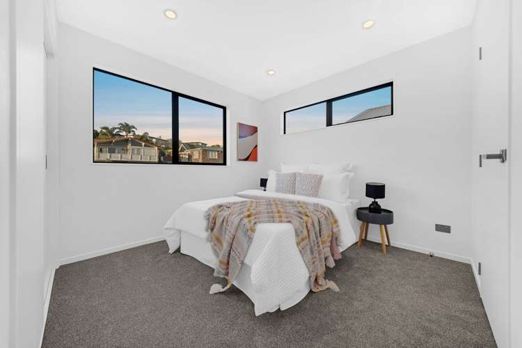 1/71 Cardiff Road Pakuranga Heights_17