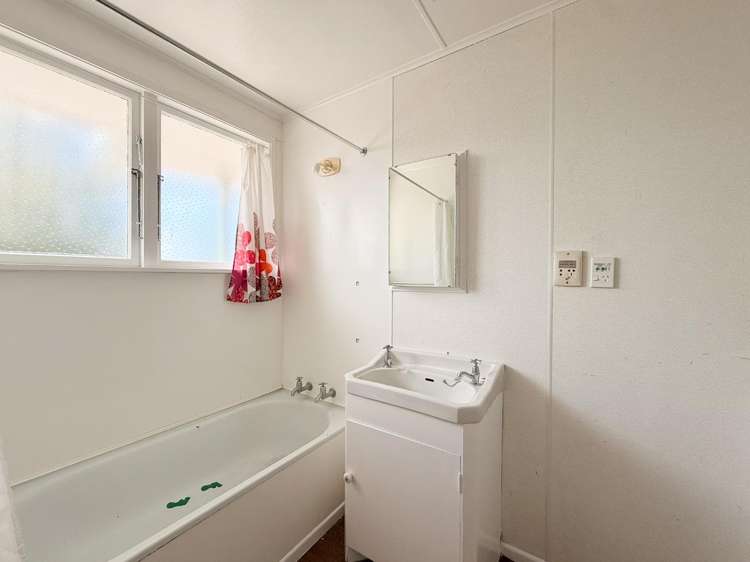 165B Spa Road 11210_7