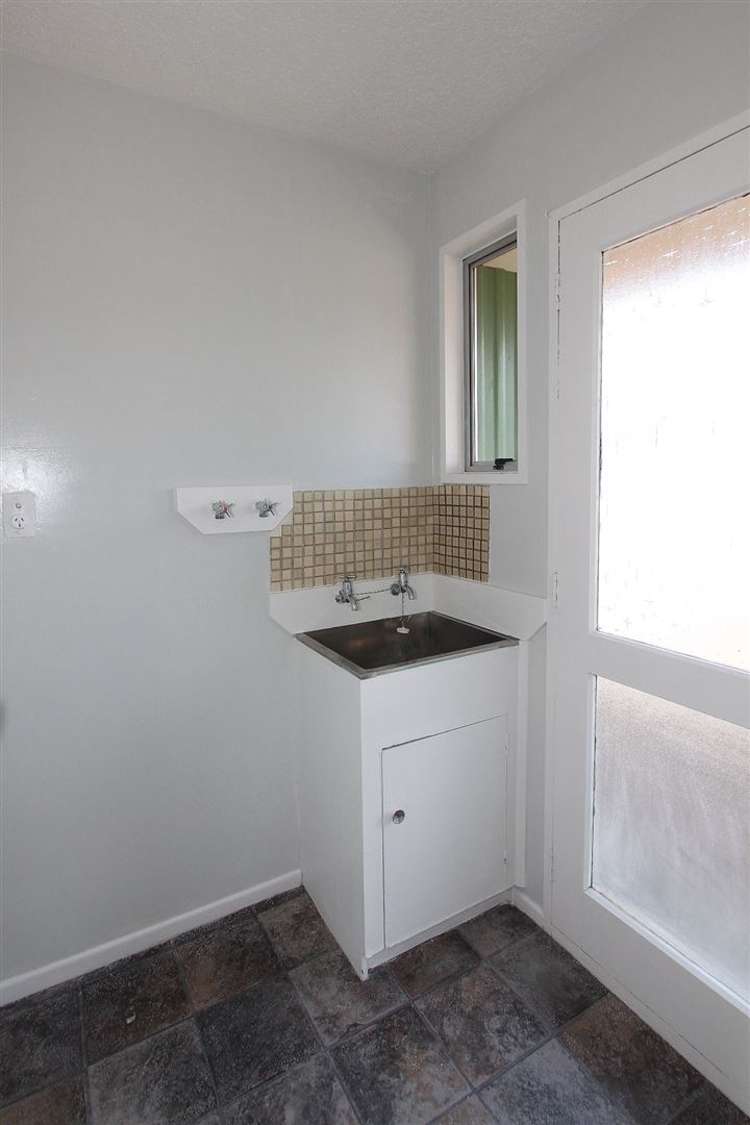 1/63a Vivian Street Burwood_15